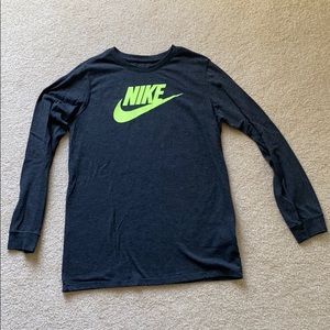 Boys Nike long sleeve t-shirt size L